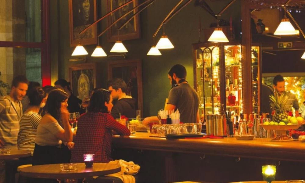 Η διασκέδαση αλλάζει... Μήπως όμως είναι για πάντα;